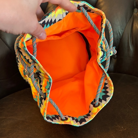 KAVU Women's Vibrant Chevron Crossbody Bucket Bag - Picture 2 of 7